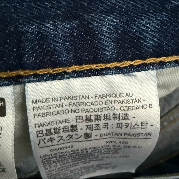 2017 Levi’s 502 Regular Fit Tapered Leg Raw Hem Size 34 - Picture 8 of 9